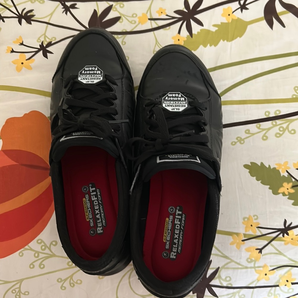 Brand new never worn Sketchers work shoes